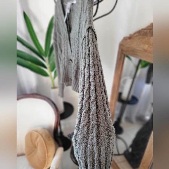NWT HOOKED UP Olive Green Cardigan - Picture 2 of 10
